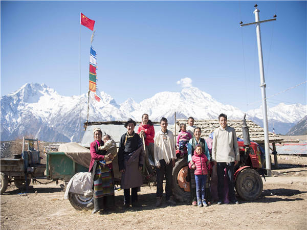 】新华社记者西藏灾区影像AG真人网页【凤凰涅槃(图2)