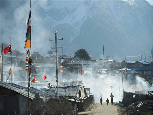 】新华社记者西藏灾区影像AG真人网页【凤凰涅槃(图3)