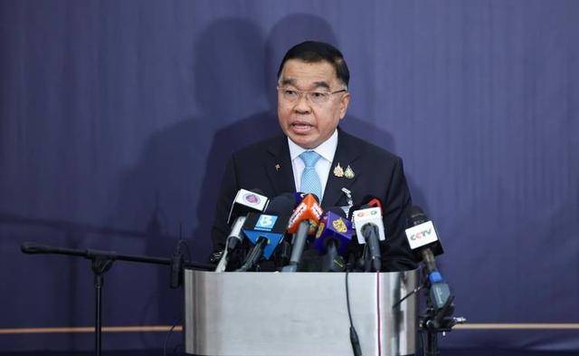 趁热打铁邀请两国北上没一个人提美国AG真人app柬泰刚签停火协议中方(图6)